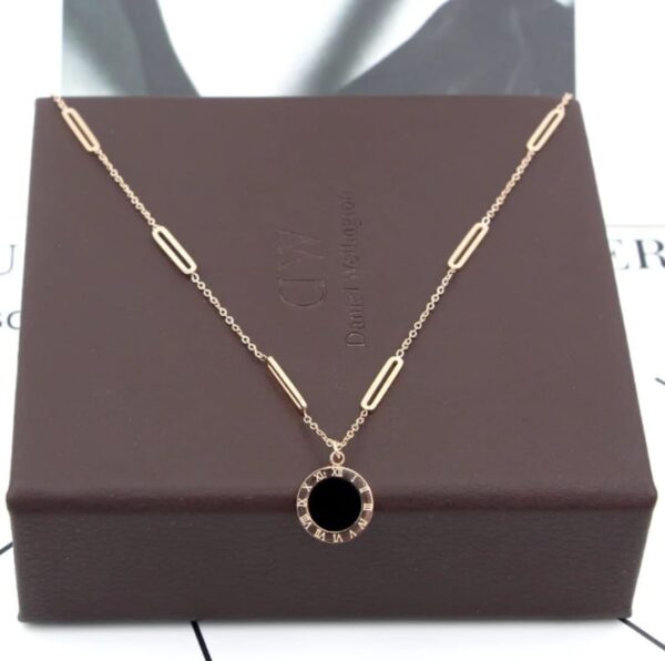 BLACK CIRCLE LOCKET - Image 2